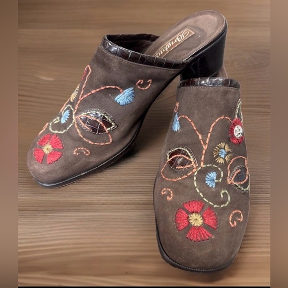 Brighton Shoes - Brighton Fiona Women's Floral Embroidered Suede Leather Mule Clogs Sz 8